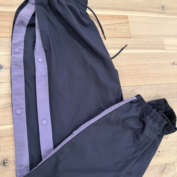 Addias joggers Sz med - Picture 5 of 5